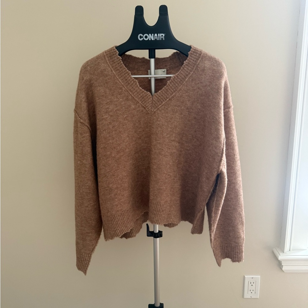 Wilfred V-Neck Brown Sweater